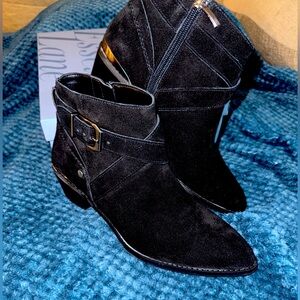 Essex Lane El-Nara Suede Boots